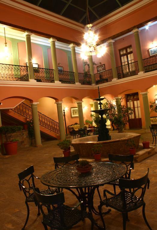 Capital Plaza Hotel Sucre Luaran gambar